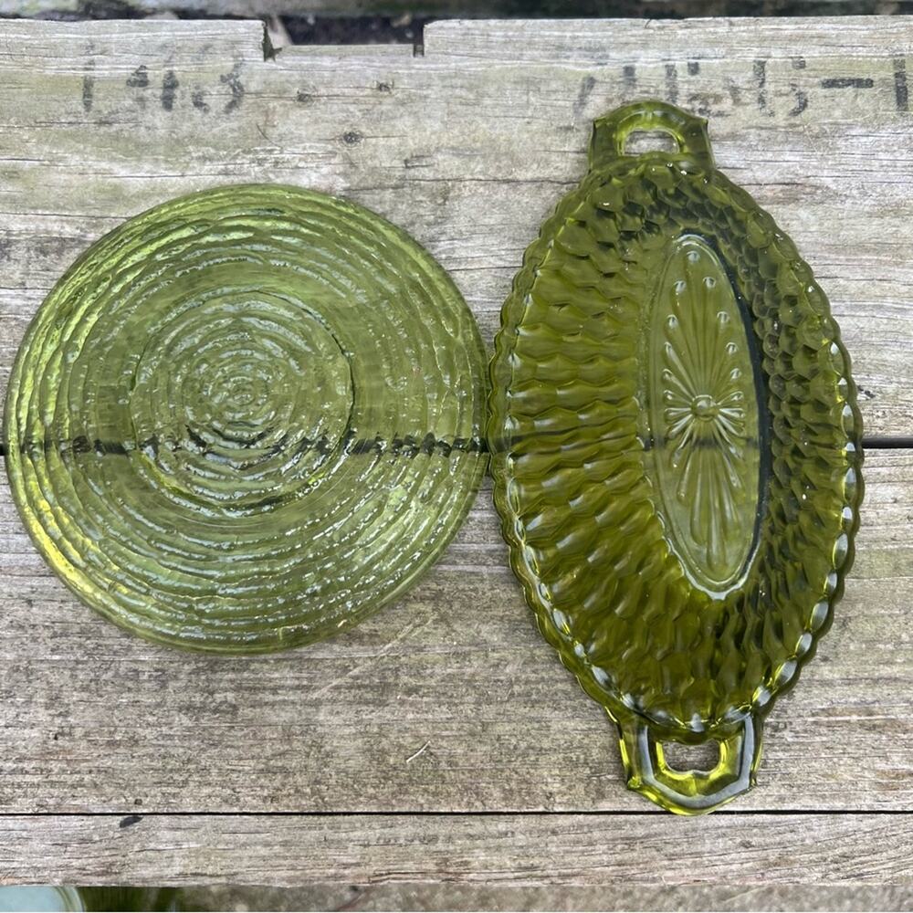 Vintage Anchor Hocking Soreno Textured Green Glass Saucer and Serving Dish - Picture 2 of 3